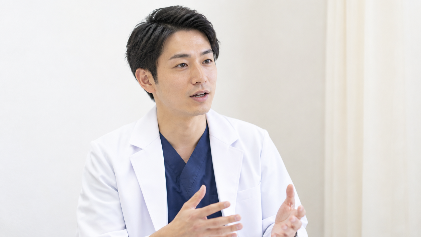 説明を行う男性医師